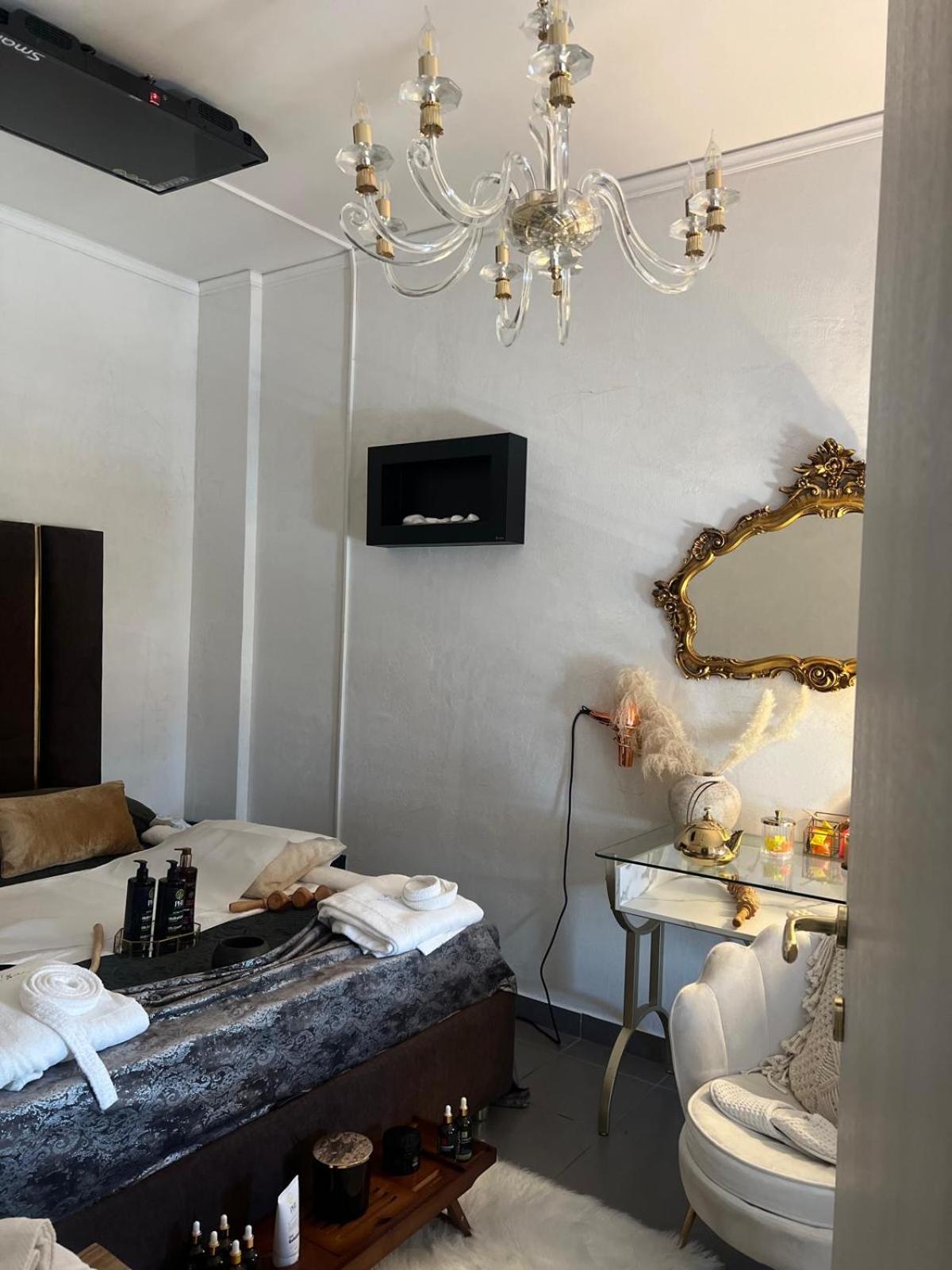Femme Noir Luxury Spa Experience San Nicola La Strada Exteriér fotografie